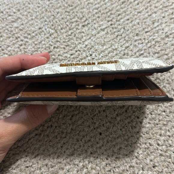 NWOT Michael Kors JetSet Wallet - Picture 8 of 9